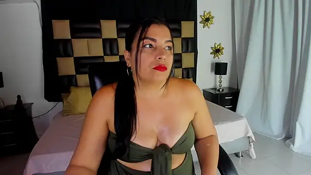 Snapshot of NinaSexxy chatting on 11/26/25, 06:20 NinaSexxy online show from 11/26/25, 06:20