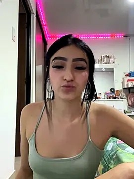 Snapshot of imvaleriaa__ chatting on 11/23/25, 02:44 imvaleriaa online show from 11/23/25, 02:44