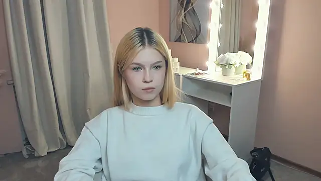 CleoraSlyter online show from 11/24/25, 03:34