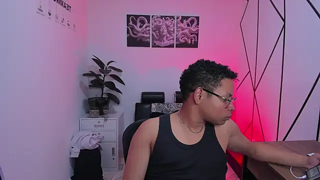 Snapshot of Thorian_stormborn chatting on 11/24/25, 09:25 Thorian stormborn online show from 11/24/25, 09:25