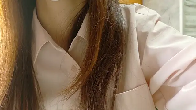 Snapshot of _NATSUMI chatting on 11/26/25, 02:40 NATSUMI online show from 11/26/25, 02:40