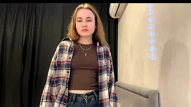 PrettyGhost online show from 11/25/25, 03:12