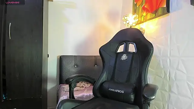 Miss clarepocahose online show from 11/25/25, 02:22