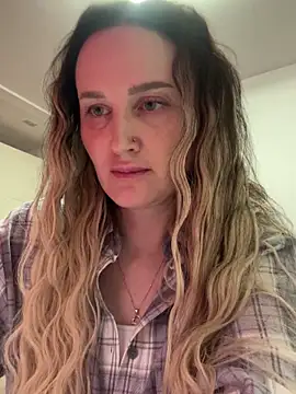 TomilaSi online show from 11/25/25, 06:52