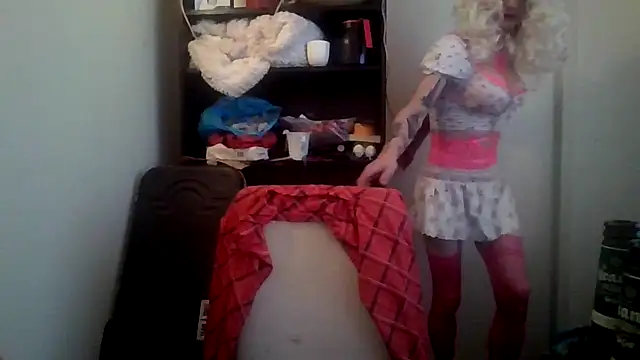 Snapshot of chantal1212 chatting on 11/24/25, 10:48 chantal1212 online show from 11/24/25, 10:48