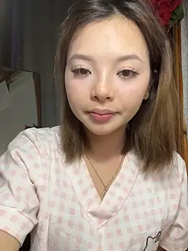 Yui-Ti online show from 11/24/25, 04:51