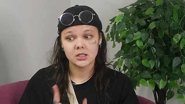 Snapshot of JettieDuree chatting on 11/30/25, 11:14 JettieDuree online show from 11/30/25, 11:14