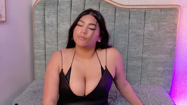 Kittyy Antonella  online show from 11/25/25, 12:38