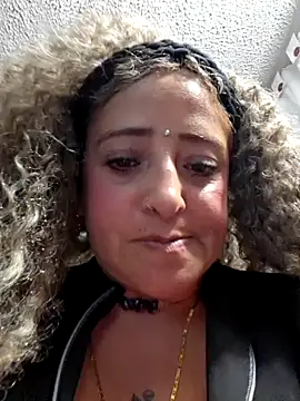 Snapshot of MelodyHockier chatting on 11/26/25, 01:06 MelodyHockier online show from 11/26/25, 01:06