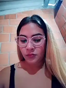 Zoe Glow online show from 11/26/25, 12:17