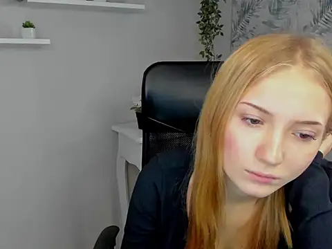 Chloeblonde18 online show from 11/26/25, 10:27