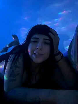 lolamuamua online show from 11/25/25, 10:15