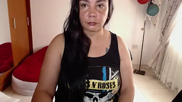 vivian-milf online show from 11/25/25, 01:55