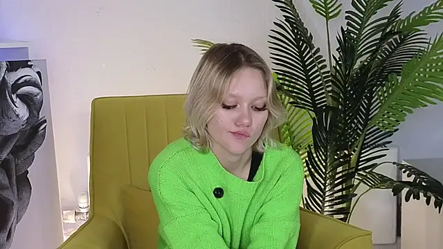 Snapshot of AnikaSlader chatting on 11/27/25, 04:09 AnikaSlader online show from 11/27/25, 04:09