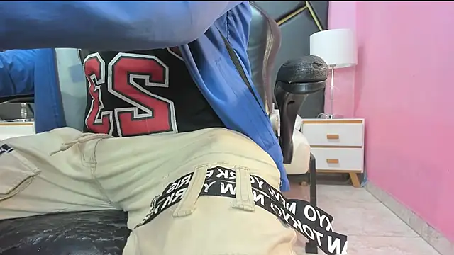 Snapshot of JoseVesga chatting on 11/26/25, 01:50 JoseVesga online show from 11/26/25, 01:50