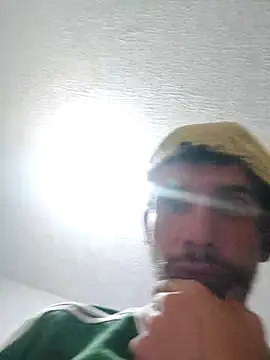 Snapshot of Surf_boy8 chatting on 11/26/25, 06:25 Surf boy8 online show from 11/26/25, 06:25