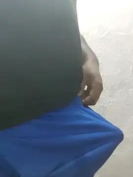 Snapshot of hunter379 chatting on 11/26/25, 04:19 hunter379 online show from 11/26/25, 04:19