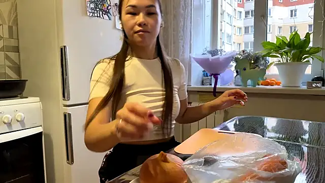 ShaeLucarell online show from 11/27/25, 09:44