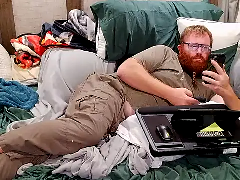 Snapshot of GingerBear3742 chatting on 11/28/25, 07:27 GingerBear3742 online show from 11/28/25, 07:27