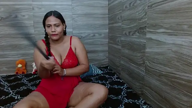 nahomi ember 01 online show from 11/29/25, 05:32