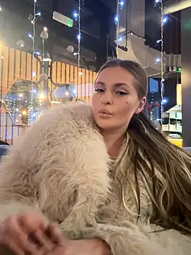 MilenaLuxury online show from 11/28/25, 03:04