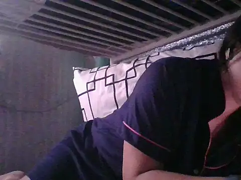 Snapshot of pyet123 chatting on 12/05/25, 07:06 pyet123 online show from 12/05/25, 07:06