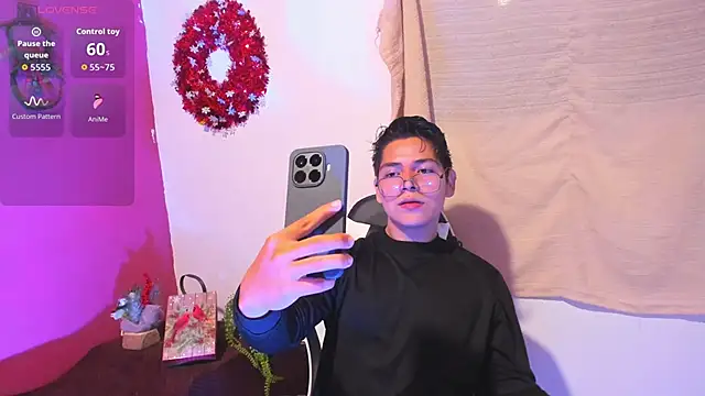 Snapshot of Asta_YunoXXX chatting on 12/05/25, 05:05 Asta YunoXXX online show from 12/05/25, 05:05