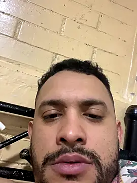 Eduardowkx online show from 11/28/25, 09:23