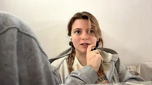 AlanaPostell online show from 12/03/25, 12:14