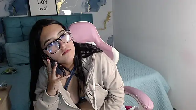 cherrysmall2 online show from 11/29/25, 05:10