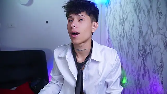 Snapshot of Jake_beach_ chatting on 12/02/25, 01:22 Jake beach online show from 12/02/25, 01:22