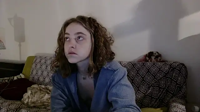 Snapshot of DeliaBlew chatting on 12/01/25, 01:49 DeliaBlew online show from 12/01/25, 01:49