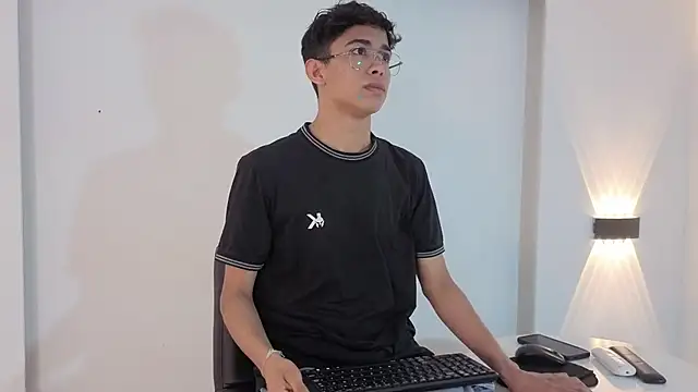 CharmingJeremy  online show from 12/01/25, 12:21