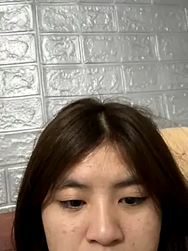 Cheerful-girl online show from 11/30/25, 06:01