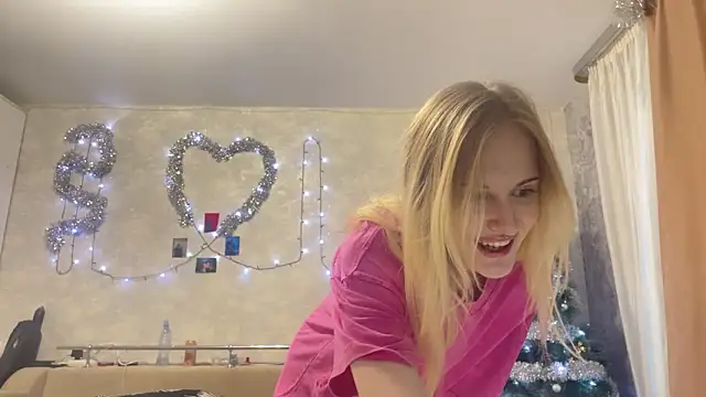 Snapshot of CelenFomes chatting on 12/02/25, 07:57 CelenFomes online show from 12/02/25, 07:57