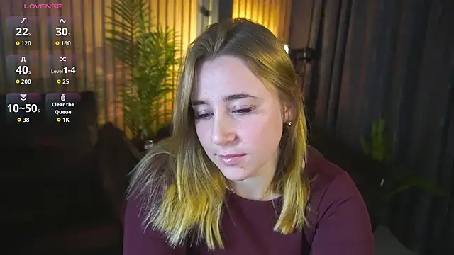 Snapshot of KailaVoss chatting on 12/03/25, 09:18 KailaVoss online show from 12/03/25, 09:18