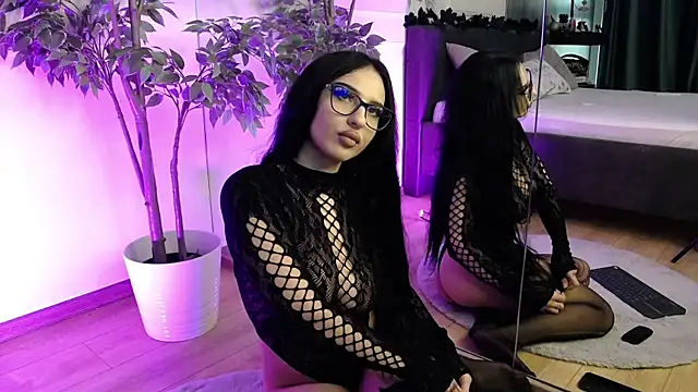 RavenFoxxy online show from 12/02/25, 06:52