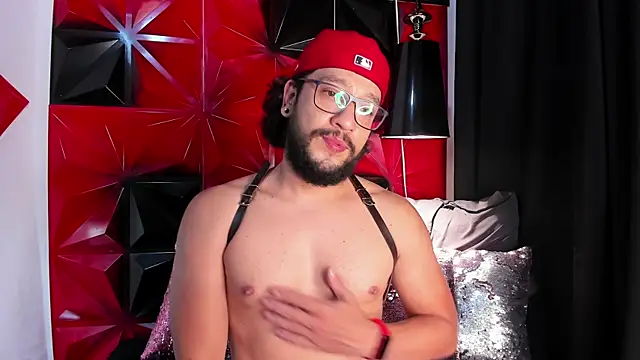 Snapshot of MAGNUS_KING chatting on 12/02/25, 05:30 MAGNUS KING online show from 12/02/25, 05:30