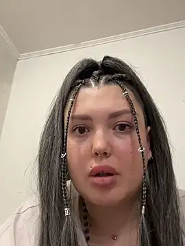 Snapshot of AmazingVi chatting on 12/02/25, 08:04 AmazingVi online show from 12/02/25, 08:04