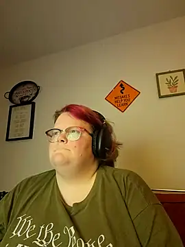 LiaraStrife online show from 12/02/25, 06:41