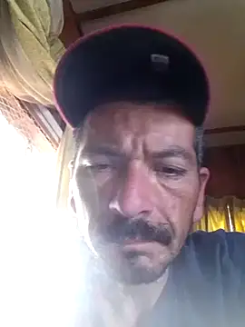 Snapshot of Guero0751@xh chatting on 12/18/24, 10:46 Guero0751xh online show from 12/18/24, 10:46