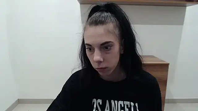 Lillia dark online show from 12/05/25, 12:47