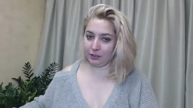 Snapshot of sweetpussy13 chatting on 12/17/24, 09:07 sweetpussy13 online show from 12/17/24, 09:07