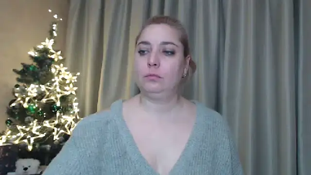 Snapshot of sweetpussy13 chatting on 12/28/24, 07:11 sweetpussy13 online show from 12/28/24, 07:11