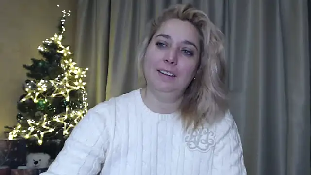 Snapshot of sweetpussy13 chatting on 12/30/24, 07:04 sweetpussy13 online show from 12/30/24, 07:04