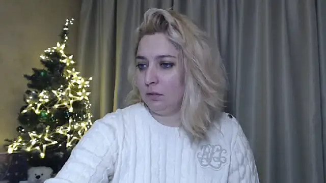 Snapshot of sweetpussy13 chatting on 12/31/24, 09:53 sweetpussy13 online show from 12/31/24, 09:53