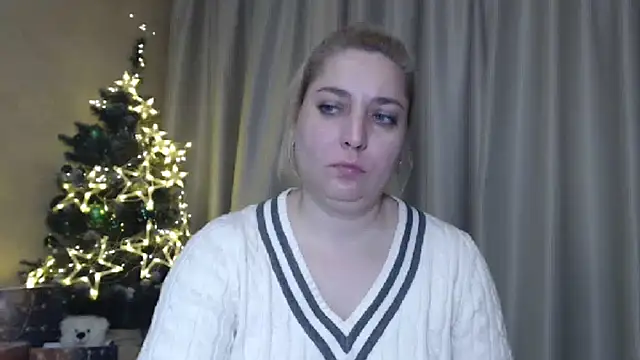 Snapshot of sweetpussy13 chatting on 01/05/25, 10:21 sweetpussy13 online show from 01/05/25, 10:21