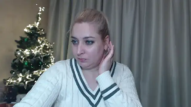 Snapshot of sweetpussy13 chatting on 01/09/25, 10:09 sweetpussy13 online show from 01/09/25, 10:09