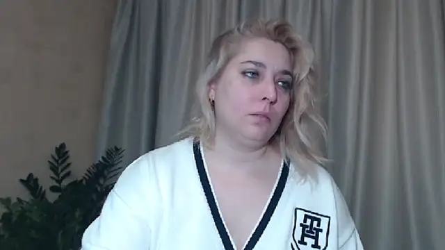 Snapshot of sweetpussy13 chatting on 01/10/25, 07:14 sweetpussy13 online show from 01/10/25, 07:14