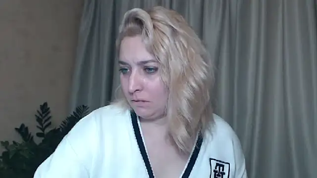 Snapshot of sweetpussy13 chatting on 01/10/25, 10:17 sweetpussy13 online show from 01/10/25, 10:17